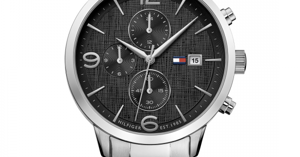 SALE Tommy Hilfiger is wereldwijd een van de grootste designer lifestyle merken en is internationaal bekend om haar classic American cool stijl. De horloges zijn voor dames en heren met een