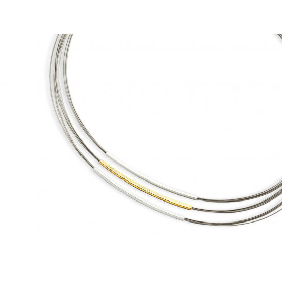 GALA DESIGN J0032 STALEN COLLIER MET ZILVER VERGULDE  ELEMENTEN TRIPPLE SQUARE GOLD