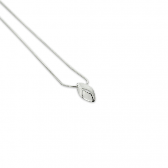 GALA DESIGN J0061 ZILVEREN COLLIER MET ZILVEREN HANGER LEEVE GALA DESIGN J0061 ZILVEREN COLLIER MET ZILVEREN HANGER LEEVE