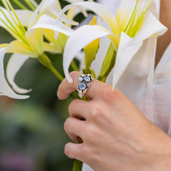 RABINOVICH 78403021 ZILVEREN RING MET MAANSTEEN, ZIRKONIA EN TOPAAS WATER LILY RABINOVICH 78403021 ZILVEREN RING MET MAANSTEEN, ZIRKONIA EN TOPAAS WATER LILY