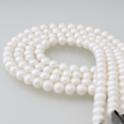 KOBU 24-PC57130 ZOETWATERPAREL COLLIER MET GOUDEN CLIPSLUITING