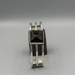 ZILVEREN KLEM ARMBAND MET ONYX