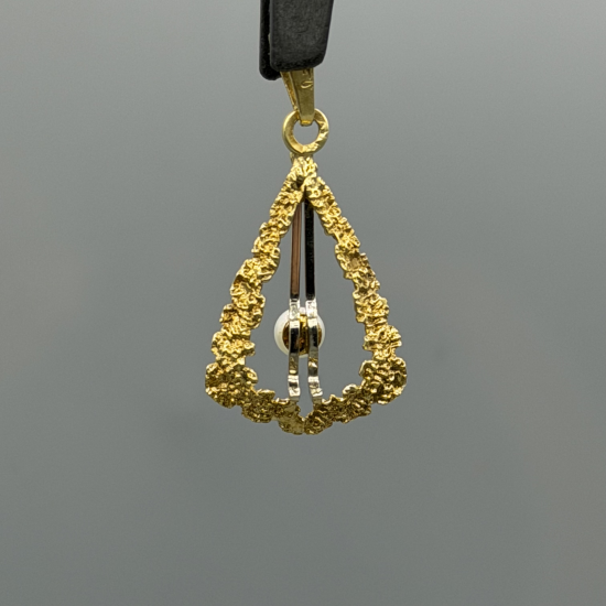 14 KARAAT GOUDEN HANGER MET CULTIVE