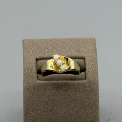 14KT GOUDEN RING MET OPAAL