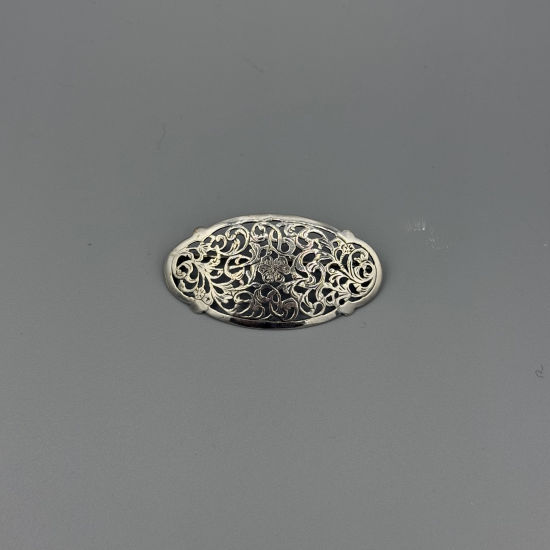 ZILVEREN BROCHE MET BLOEMMOTIEF