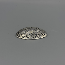 ZILVEREN BROCHE MET BLOEMMOTIEF