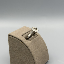 14KT WITGOUDEN ROZET RING