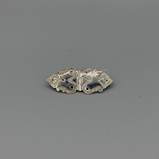 ZILVEREN BIJBELSLOT VERMAAKT TOT BROCHE