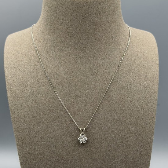 14KT WITGOUDEN COLLIER MET DIAMANT