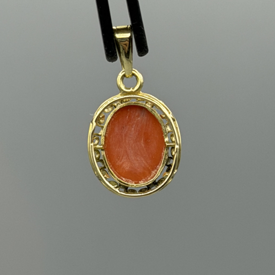 14KT GOUDEN HANGER BLOEDKORAAL