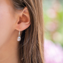 RABINOVICH 83404069 ZILVEREN OORHANGERS MET ZOETWATERPAREL PASSION PINK