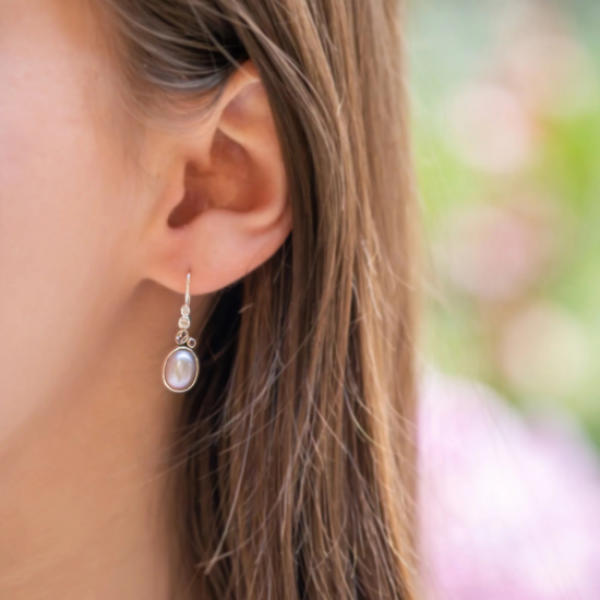 RABINOVICH 83404069 ZILVEREN OORHANGERS MET ZOETWATERPAREL PASSION PINK