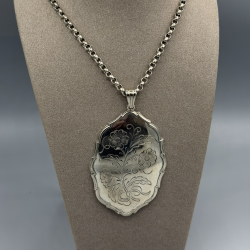 Zilveren Collier met Handgegraveerde Hanger