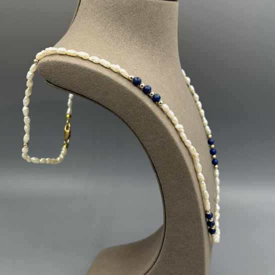 Parelcollier met Sodaliet en Doublé Accenten