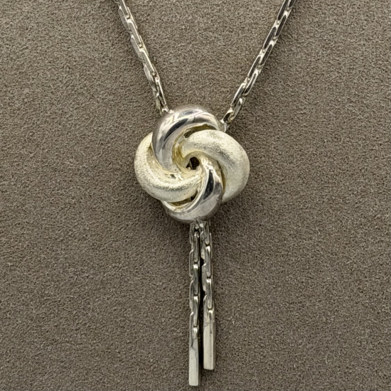 Zilveren Collier met Gevlochten Knoop-Hanger