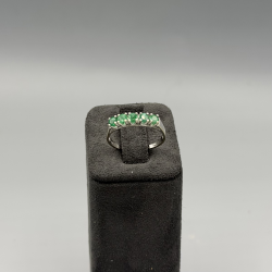 Witgouden ring met Smaragd