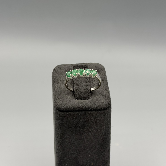 Witgouden ring met Smaragd