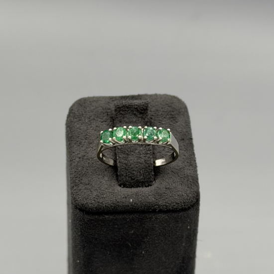 Witgouden ring met Smaragd