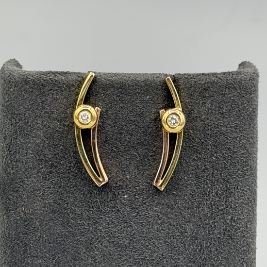 14K Gouden Oorknoppen met Diamant