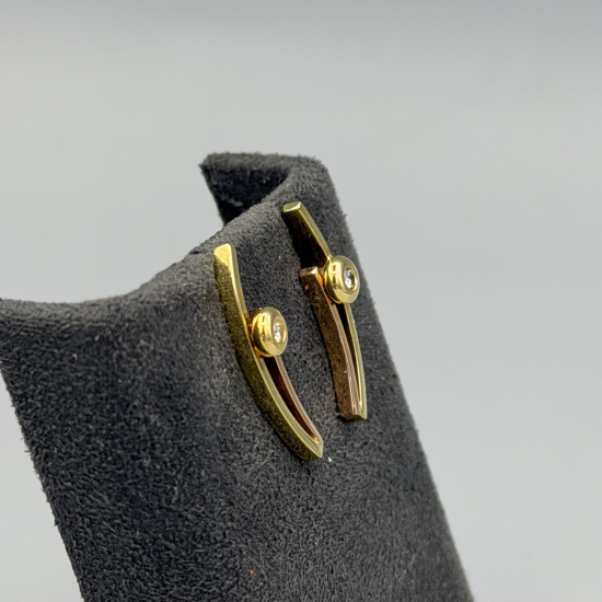 14K Gouden Oorknoppen met Diamant
