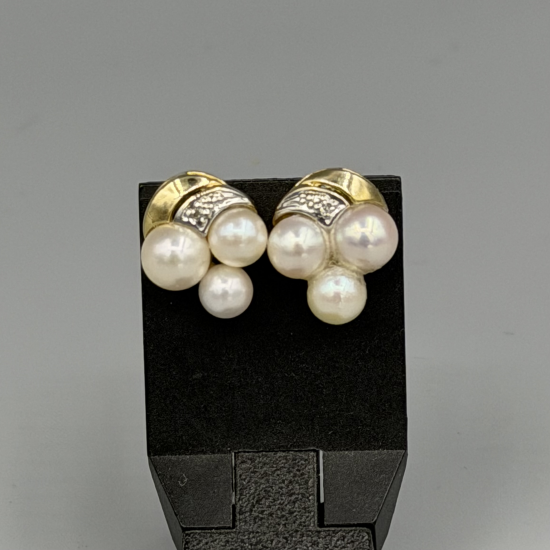 Gouden Oorstekers met Cultivé Parels & Diamant