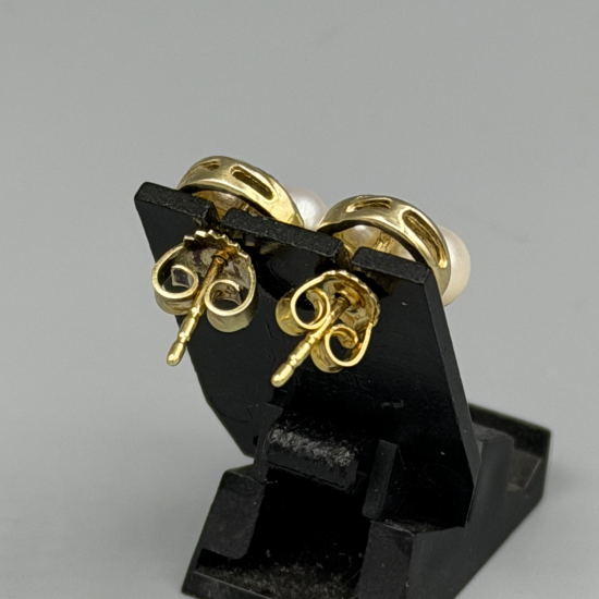 Gouden Oorstekers met Cultivé Parels & Diamant