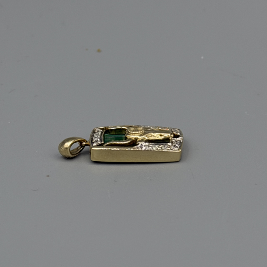 9k Gouden Stier Hanger met Diamant