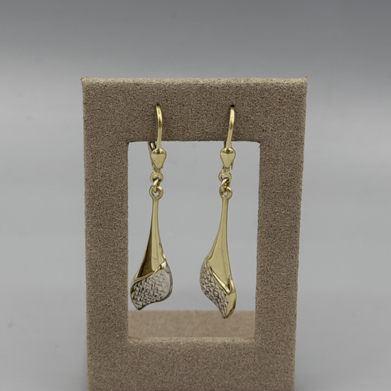 Elegante Gouden Calla Lelie Oorhangers met Zirkonia